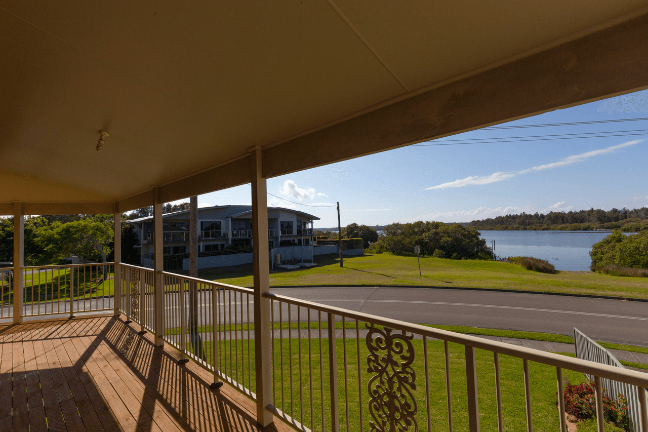 1 Marine Drive, TEA GARDENS, NSW 2324