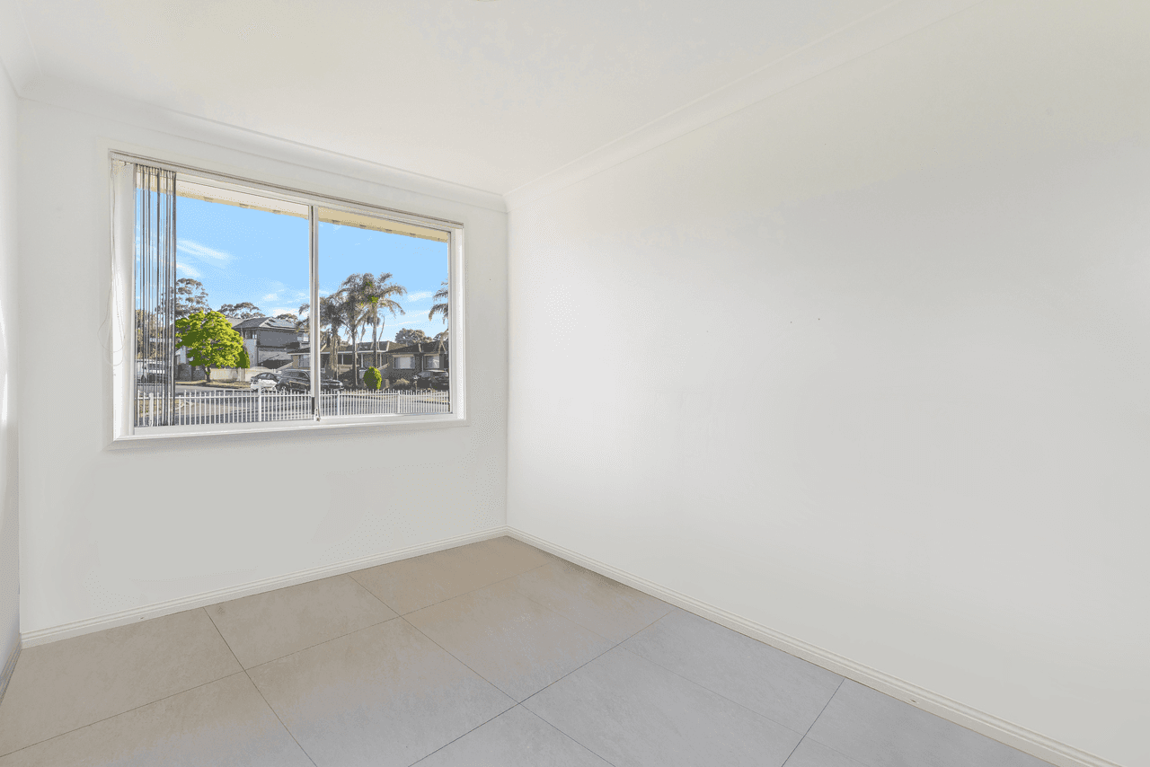 22 Arrowhead Road, GREENFIELD PARK, NSW 2176