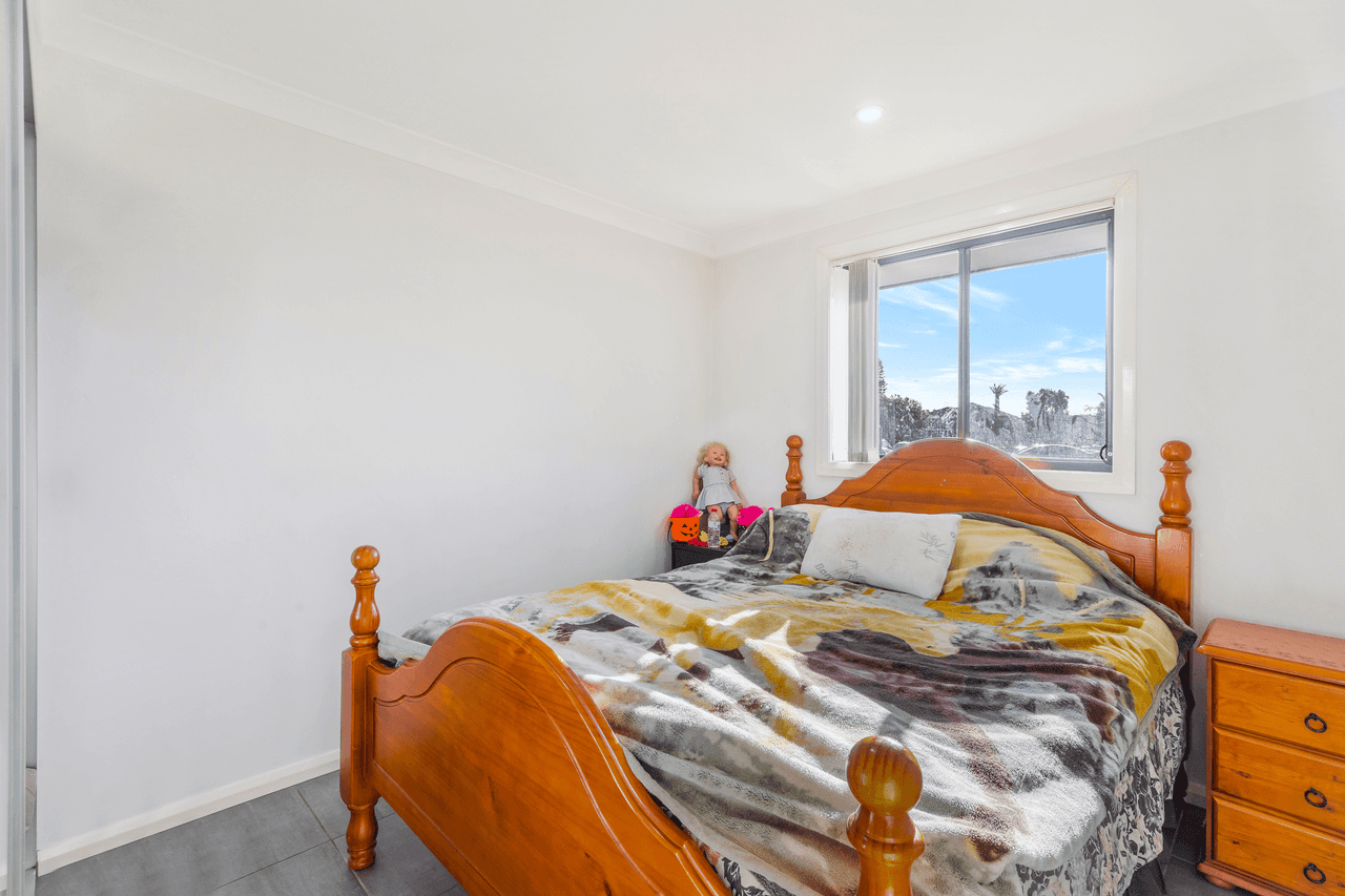 22 Arrowhead Road, GREENFIELD PARK, NSW 2176