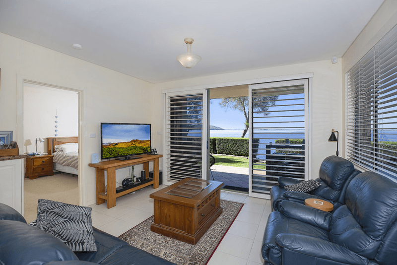 2/8 Ambrose Street, CAREY BAY, NSW 2283