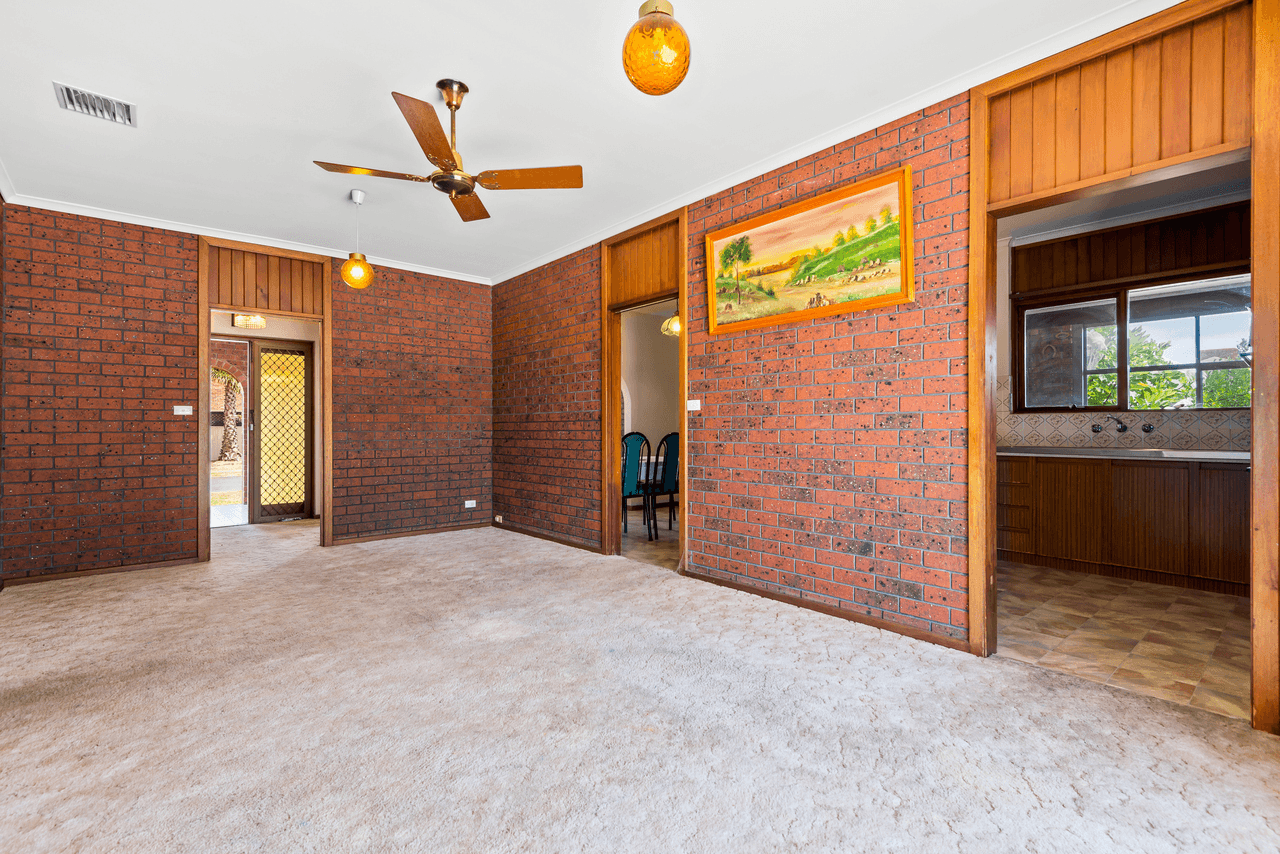 2 Greenfield Crescent, WEST LAKES SHORE, SA 5020