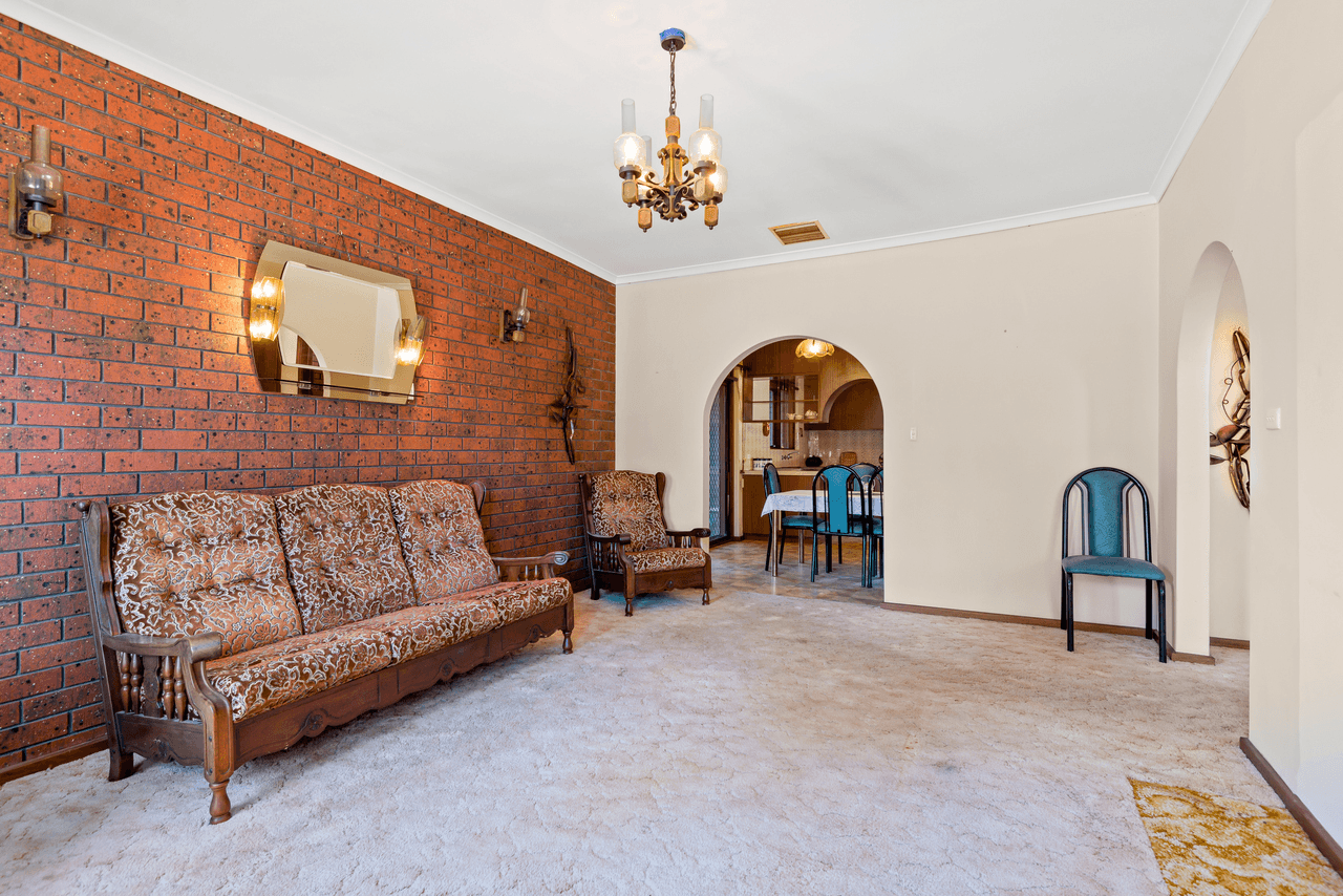 2 Greenfield Crescent, WEST LAKES SHORE, SA 5020