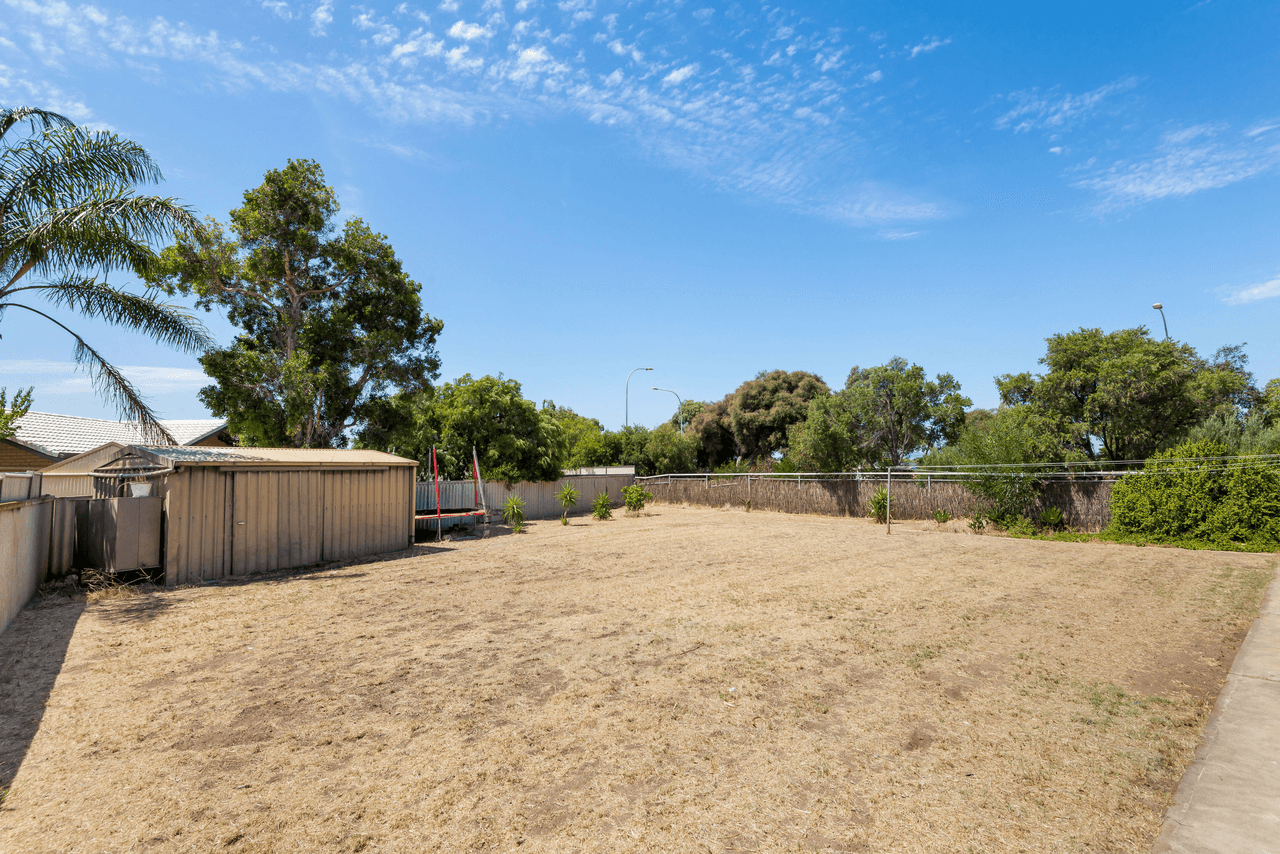 2 Greenfield Crescent, WEST LAKES SHORE, SA 5020
