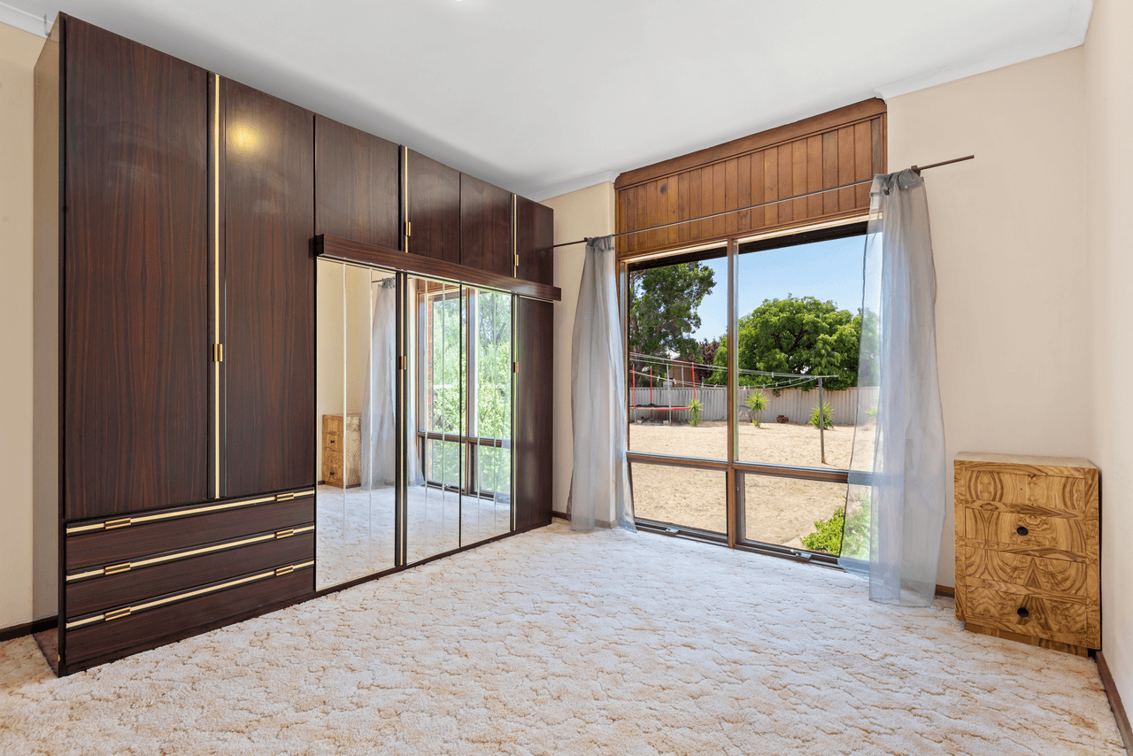 2 Greenfield Crescent, WEST LAKES SHORE, SA 5020