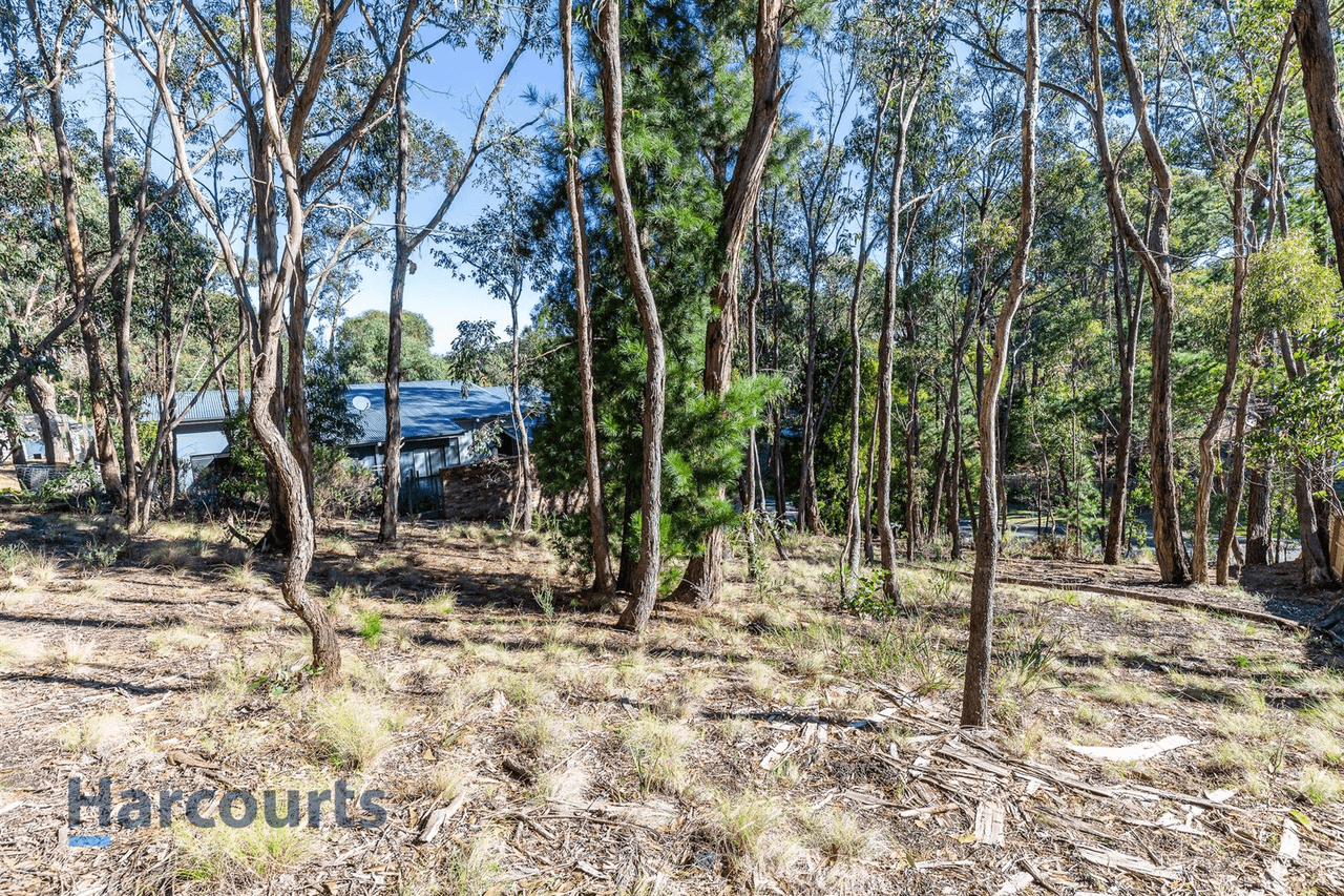 39 Darriwell Drive, Mount Helen, VIC 3350