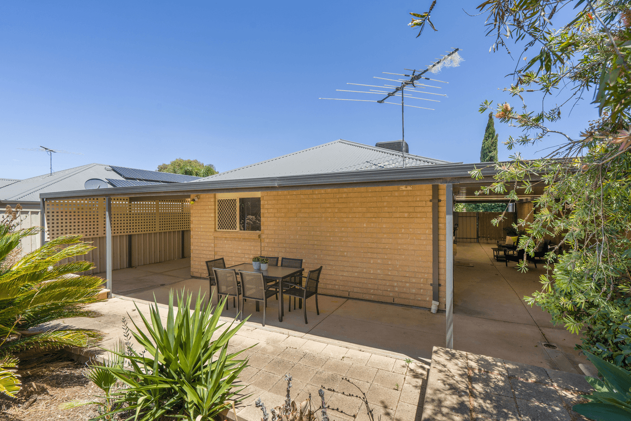 16 Chamberlain Drive, CHRISTIE DOWNS, SA 5164