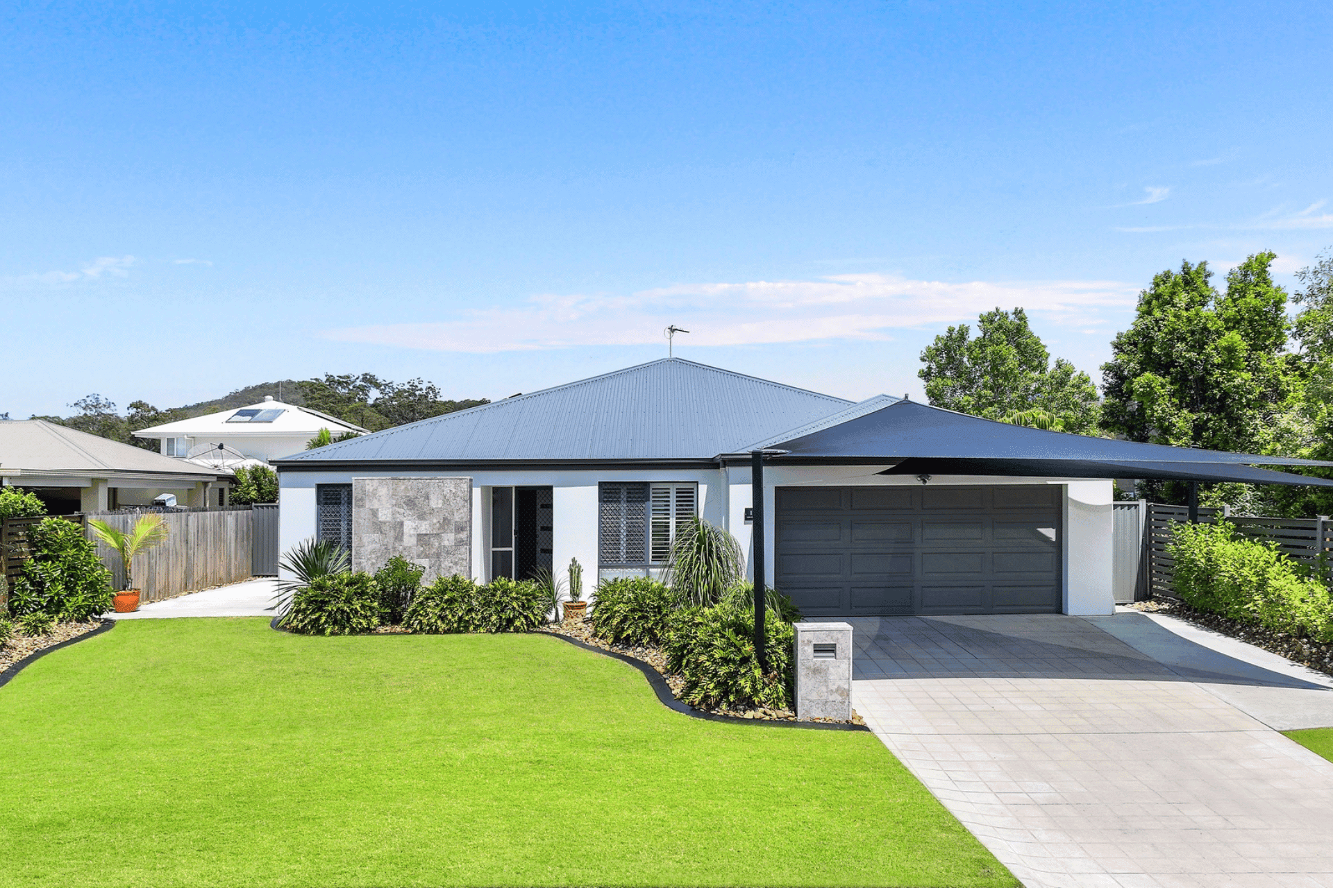 11 Cobb & Co Drive, OXENFORD, QLD 4210