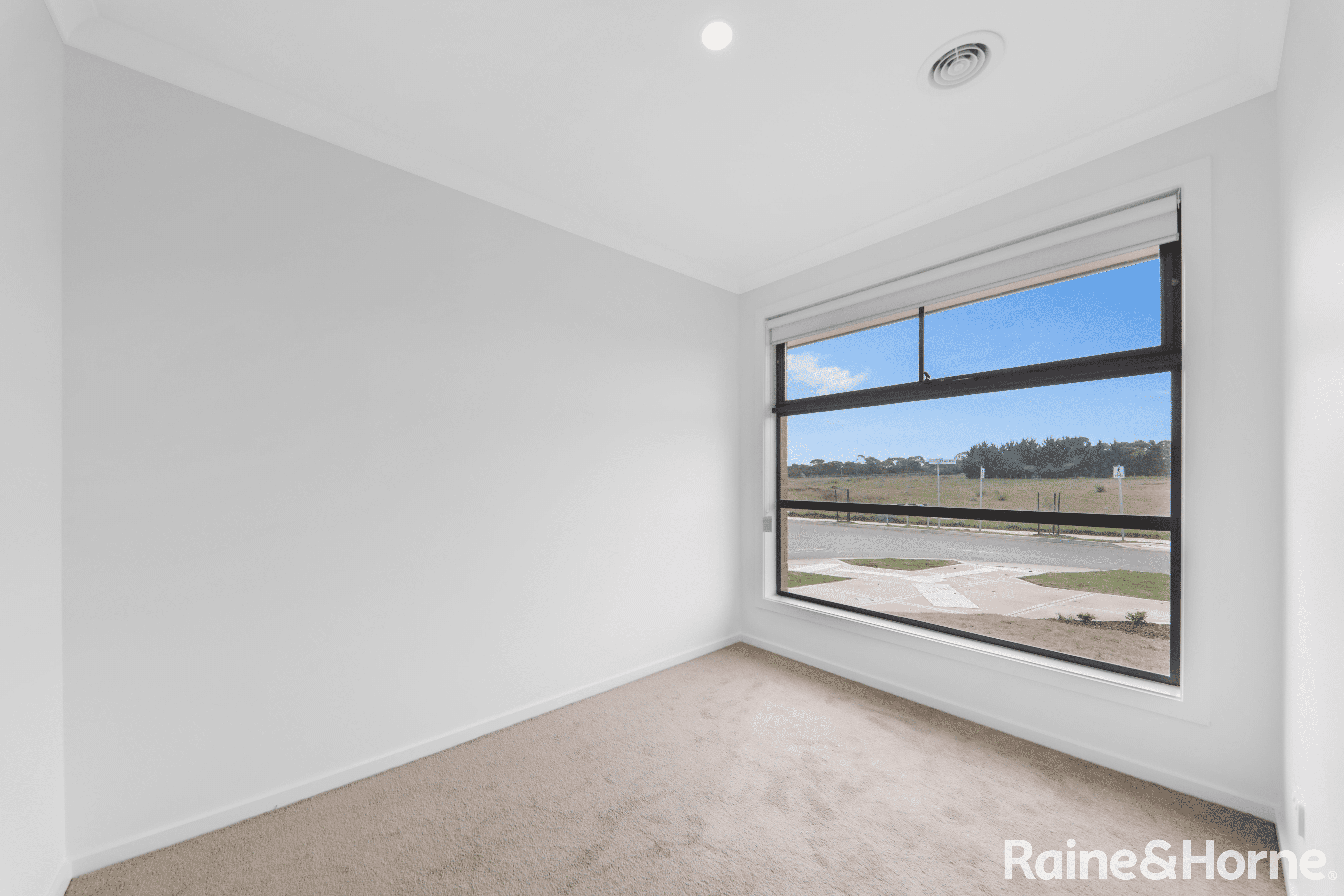 27 Flag Boulevard, TARNEIT, VIC 3029