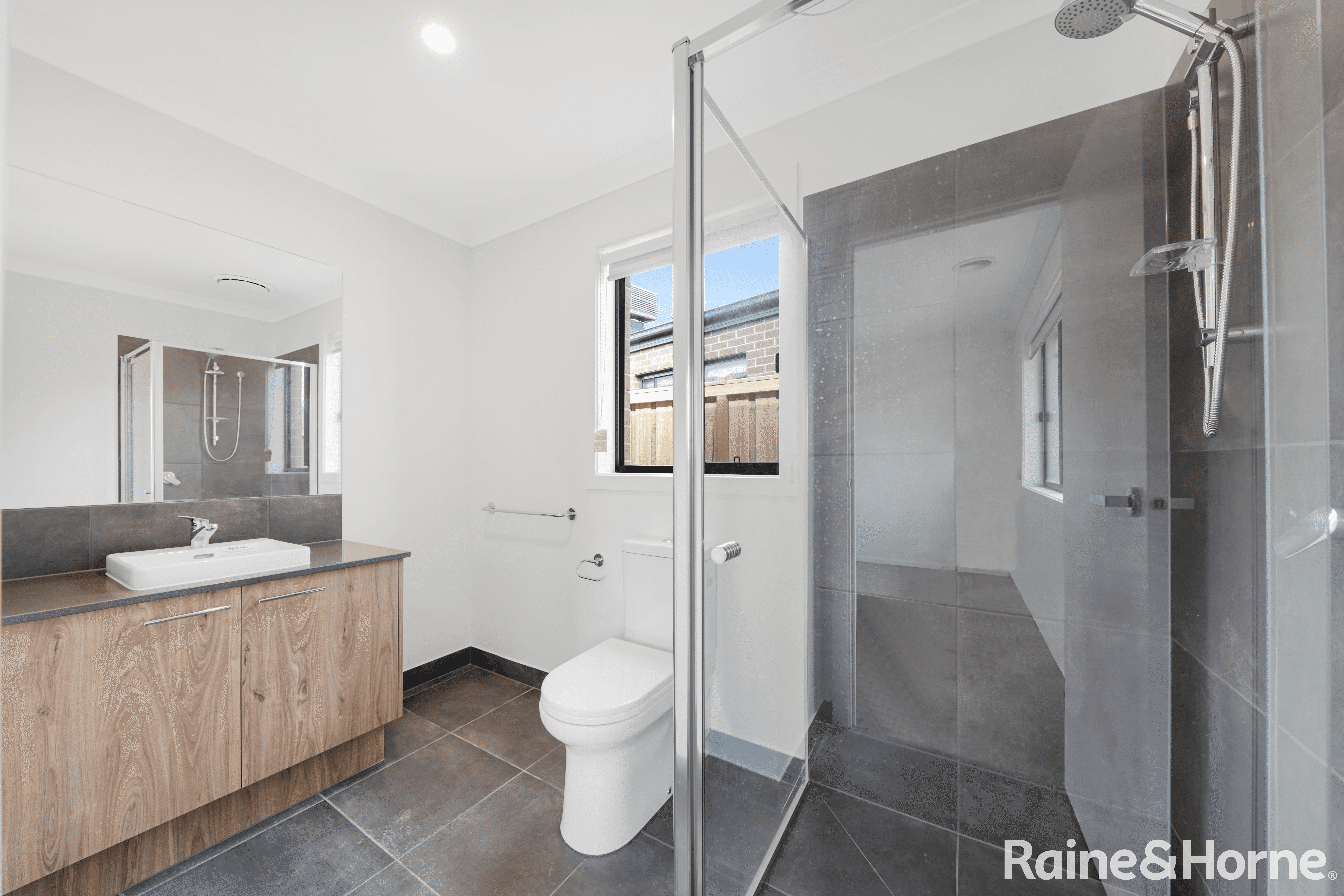 27 Flag Boulevard, TARNEIT, VIC 3029