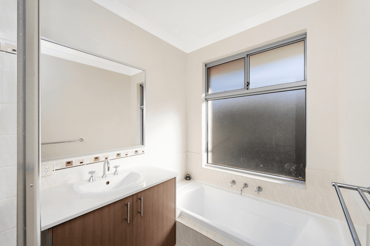 4 Saxon Lane, BALDIVIS, WA 6171