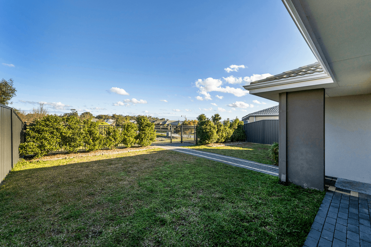 4 Saxon Lane, BALDIVIS, WA 6171