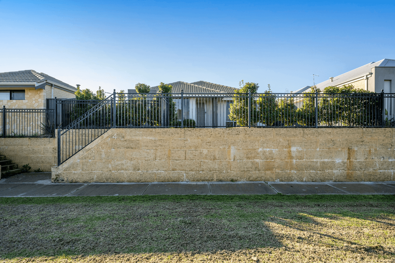 4 Saxon Lane, BALDIVIS, WA 6171