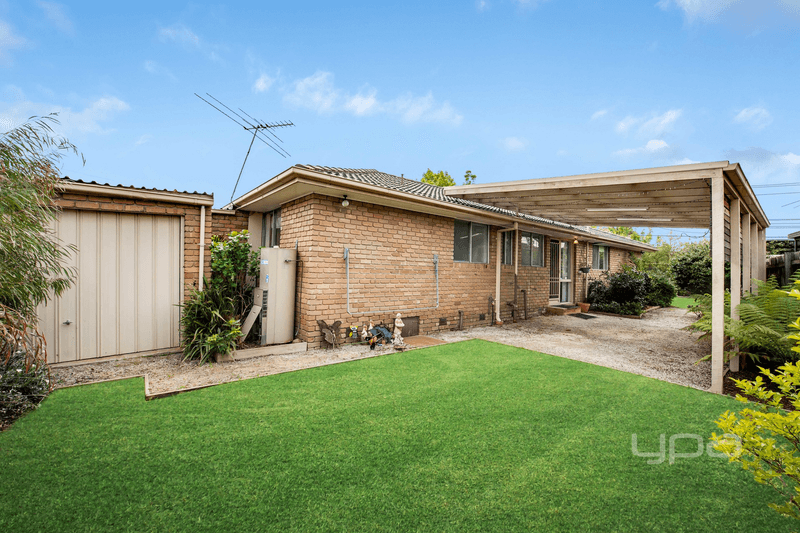 5 Barrington Crescent, Gladstone Park, VIC 3043