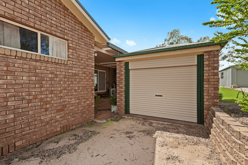 11 Sussex Drive, OAKEY, QLD 4401