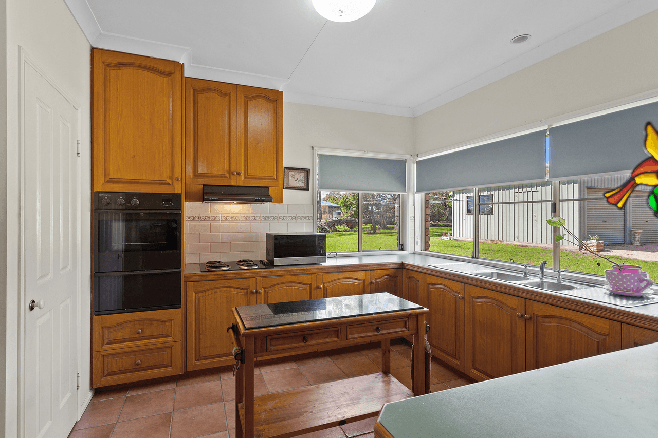 11 Sussex Drive, OAKEY, QLD 4401