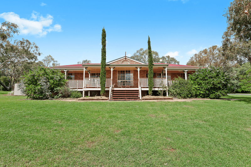 11 Sussex Drive, OAKEY, QLD 4401