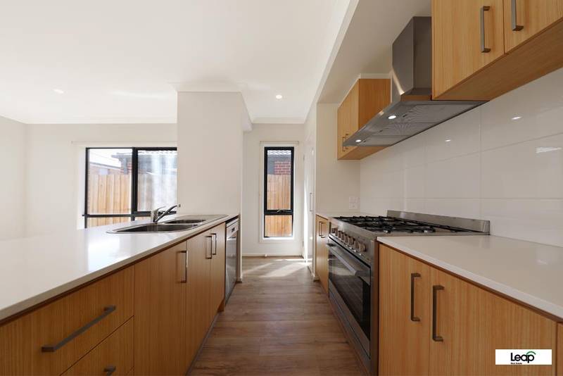 27 Vecchio Parkway, Wallan, VIC 3756