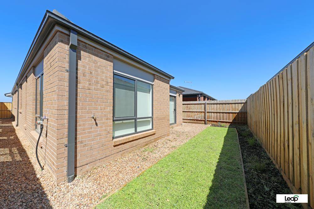 27 Vecchio Parkway, Wallan, VIC 3756