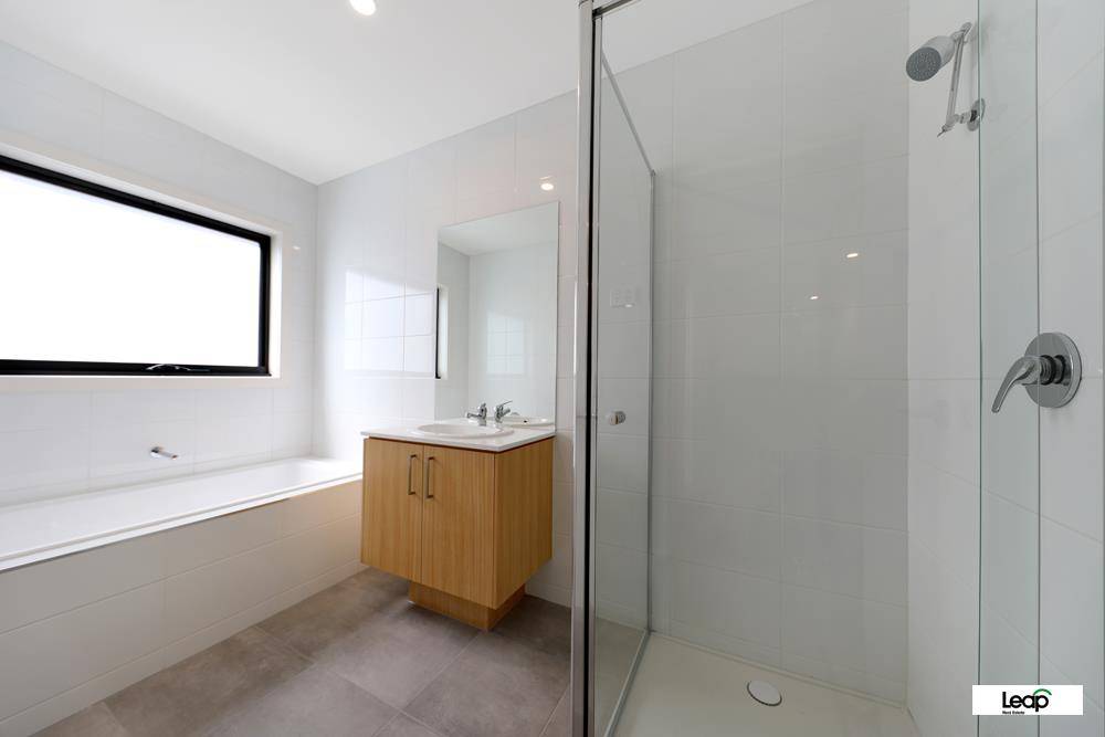 27 Vecchio Parkway, Wallan, VIC 3756