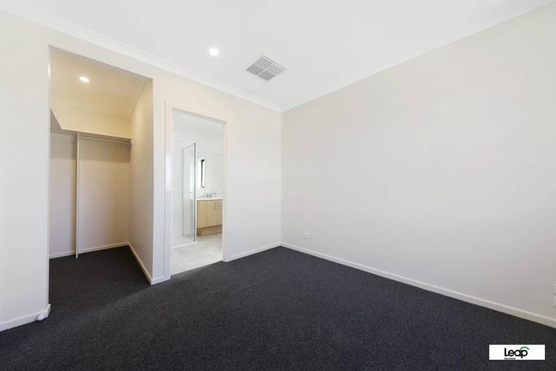 27 Vecchio Parkway, Wallan, VIC 3756