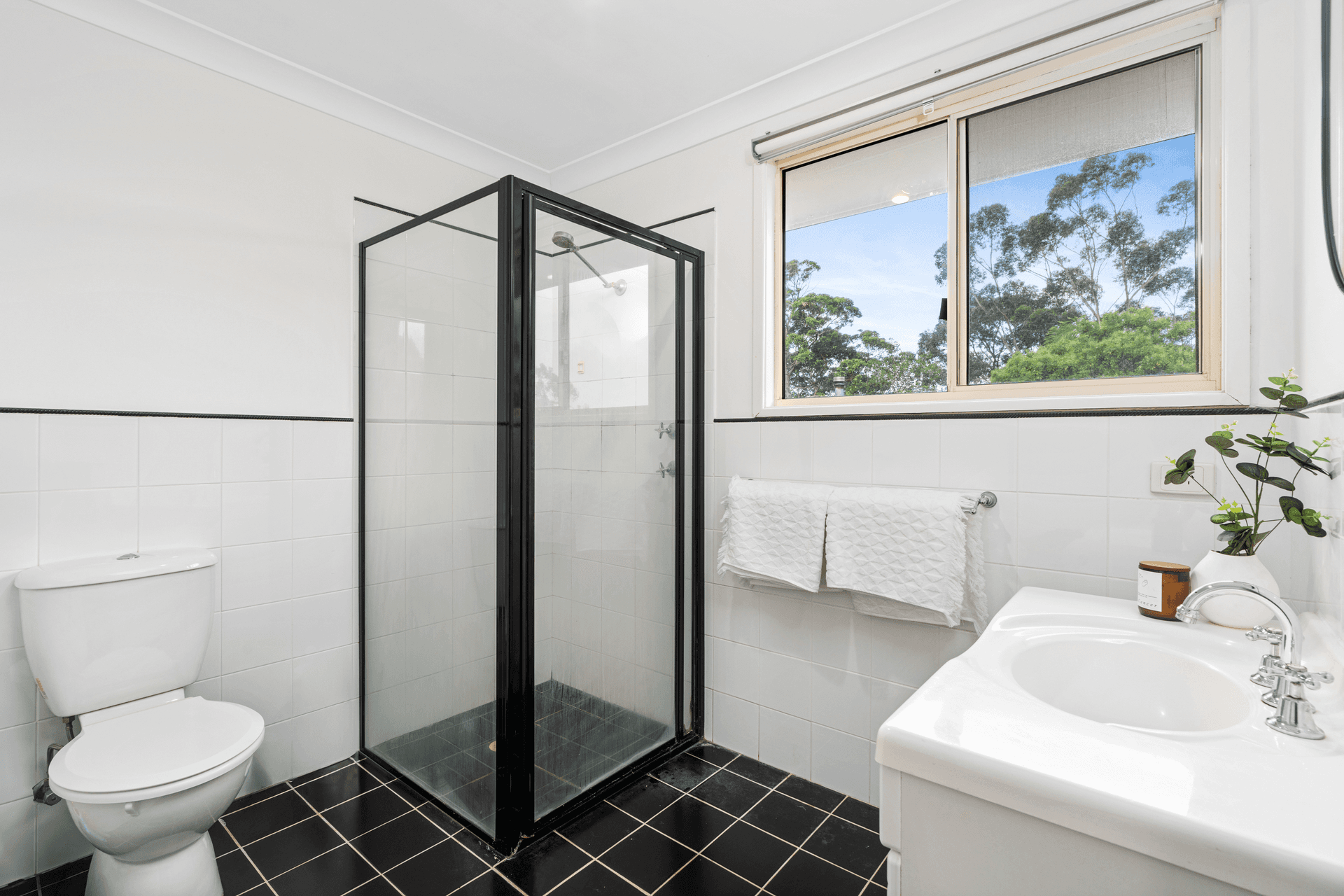 235 Hillside Road, Avoca Beach, NSW 2251