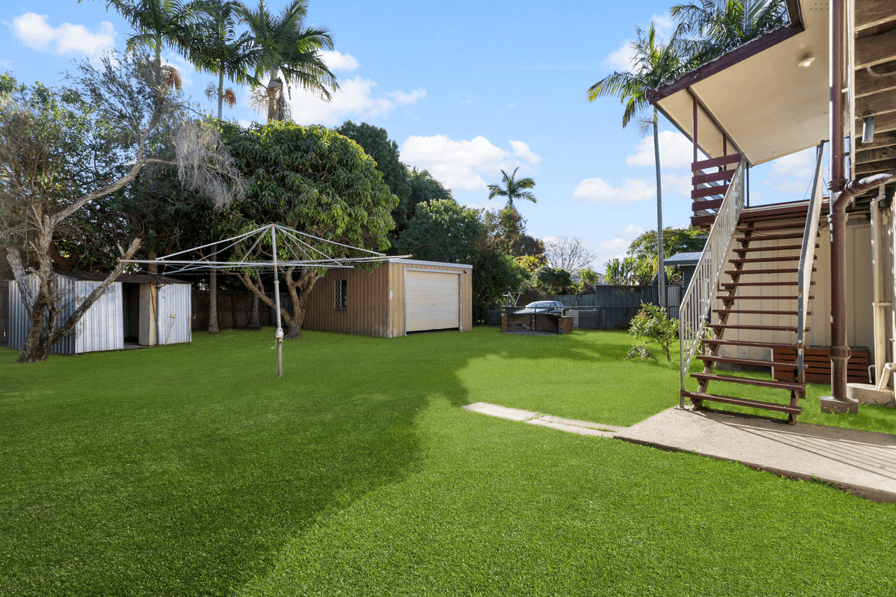 8  Seaview Parade, DECEPTION BAY, QLD 4508