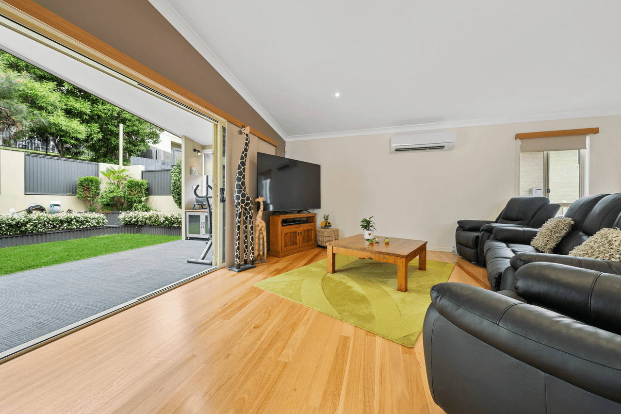 6 Mossman Parade, WATERFORD, QLD 4133