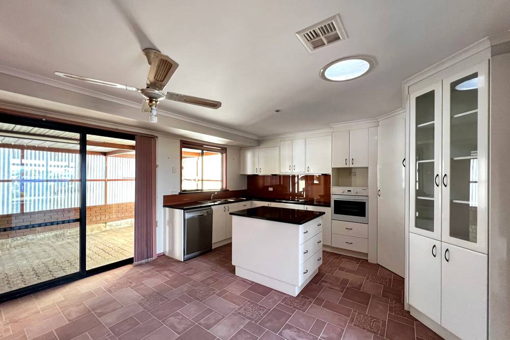 42 Victoria Crescent, Port Lincoln, SA 5606