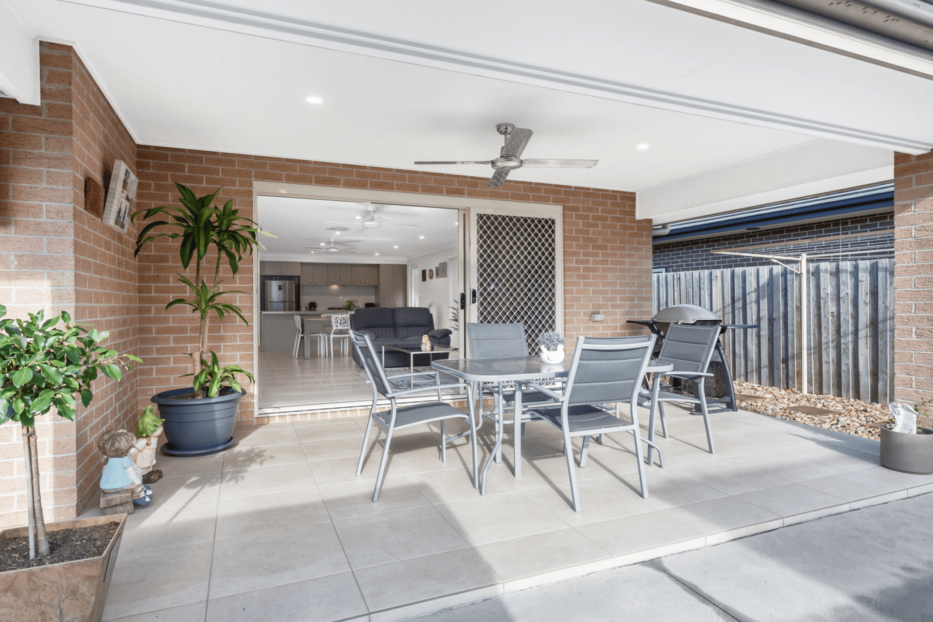 24 Jackson Crescent, Elderslie, NSW 2570