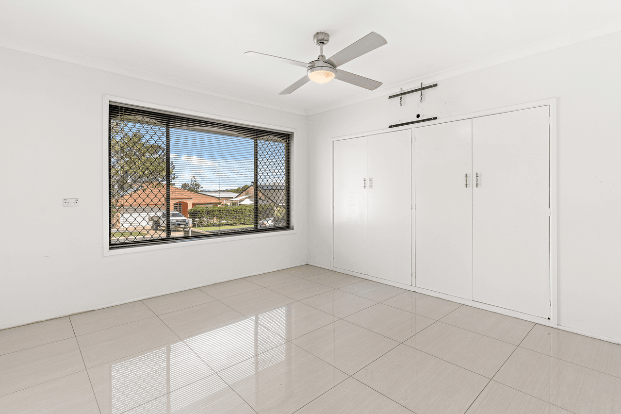 4 Greenview Avenue, ROCHEDALE SOUTH, QLD 4123