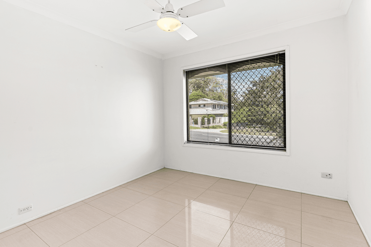 4 Greenview Avenue, ROCHEDALE SOUTH, QLD 4123