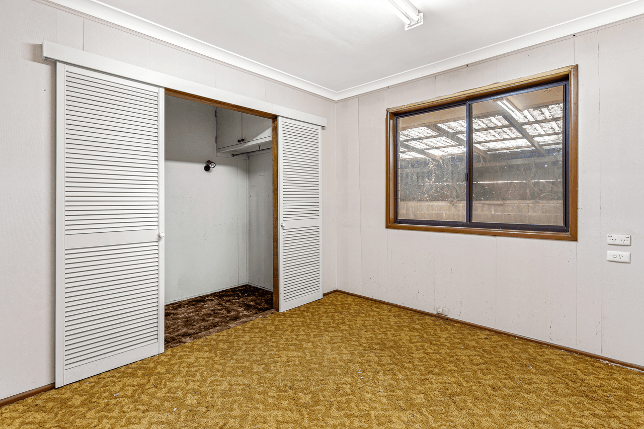 4 Greenview Avenue, ROCHEDALE SOUTH, QLD 4123