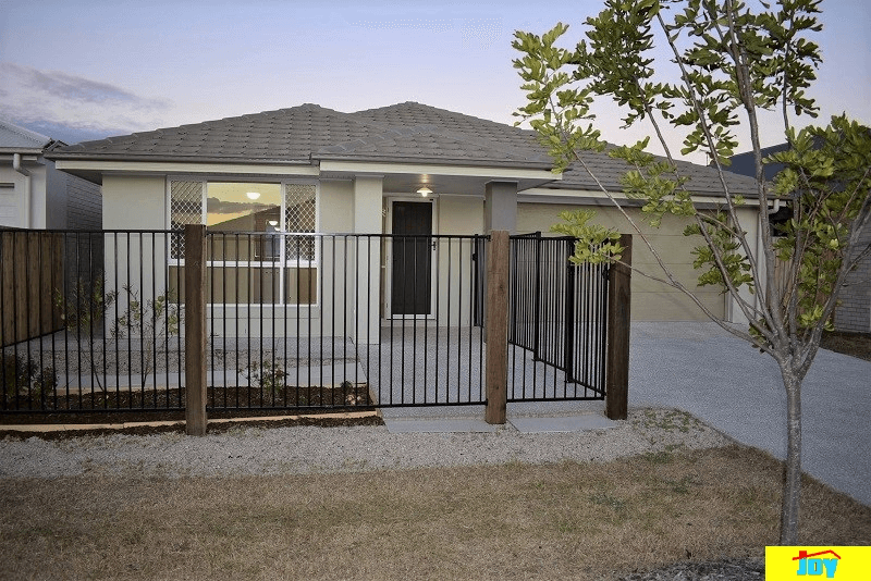 17 PIPET CRESCENT, PALLARA, QLD 4110