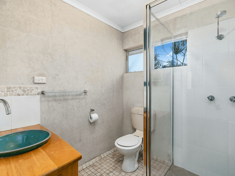 2/21 Bouganvillea Street, HOLLOWAYS BEACH, QLD 4878