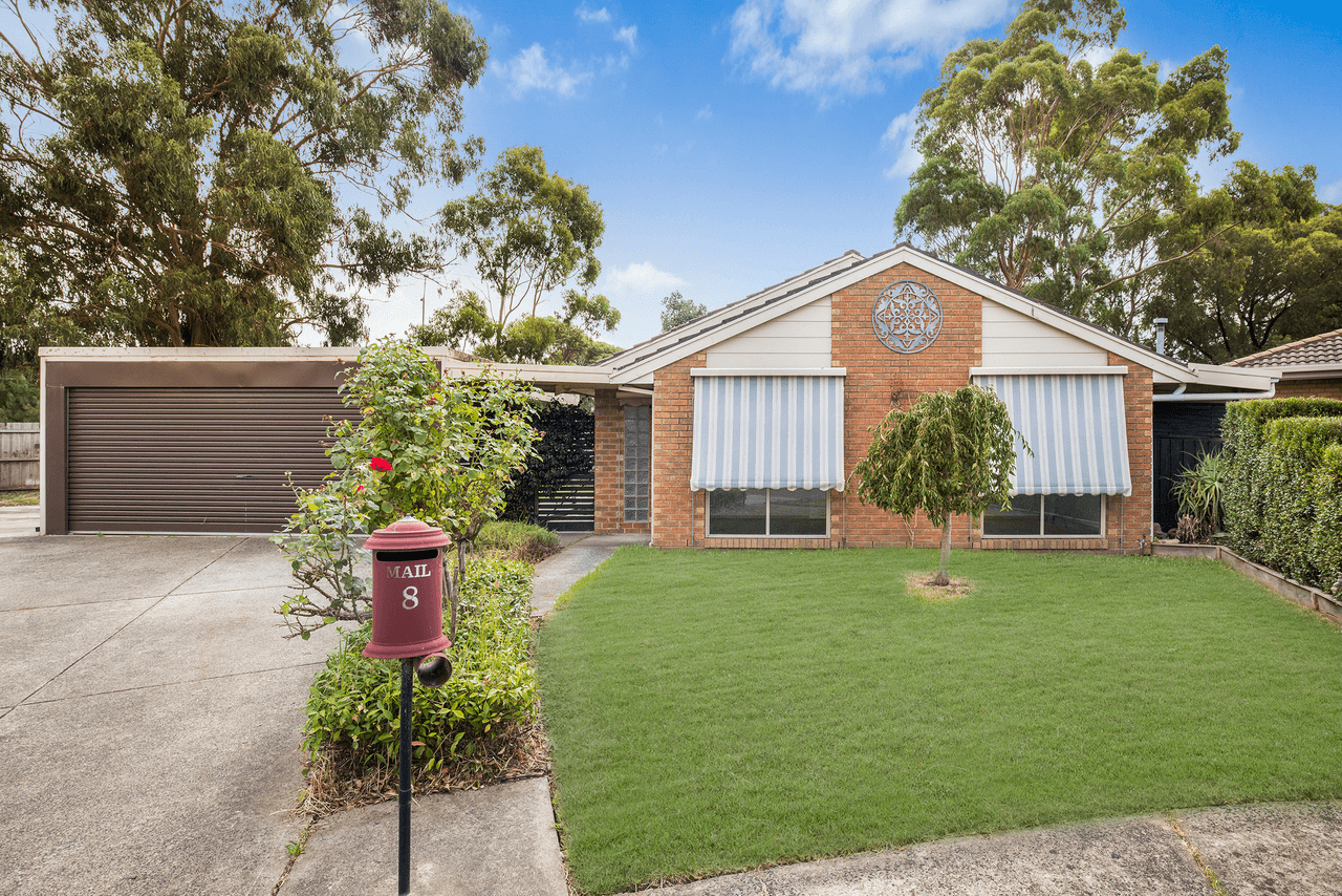 8 Hanley Court, PAKENHAM, VIC 3810