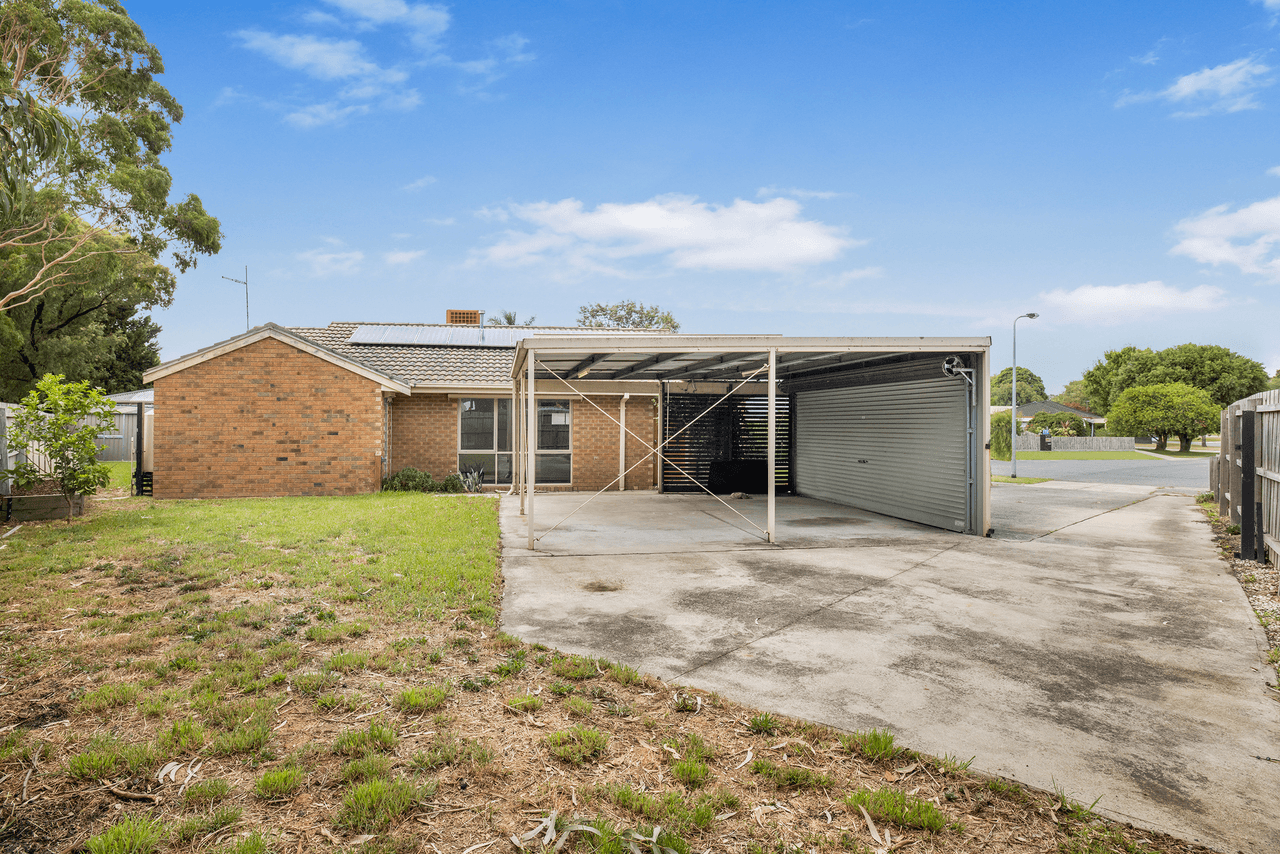 8 Hanley Court, PAKENHAM, VIC 3810