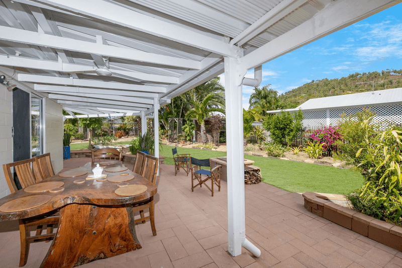 14 Scenic Drive, MOUNT LOUISA, QLD 4814