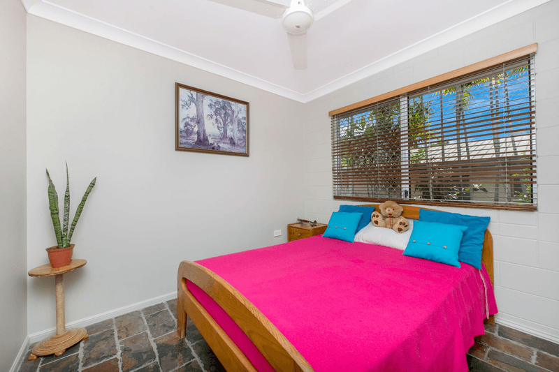 14 Scenic Drive, MOUNT LOUISA, QLD 4814