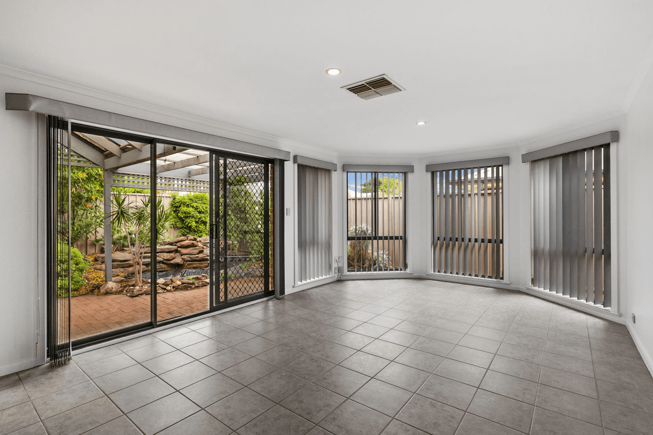 4 Kenmay Avenue, MITCHELL PARK, SA 5043