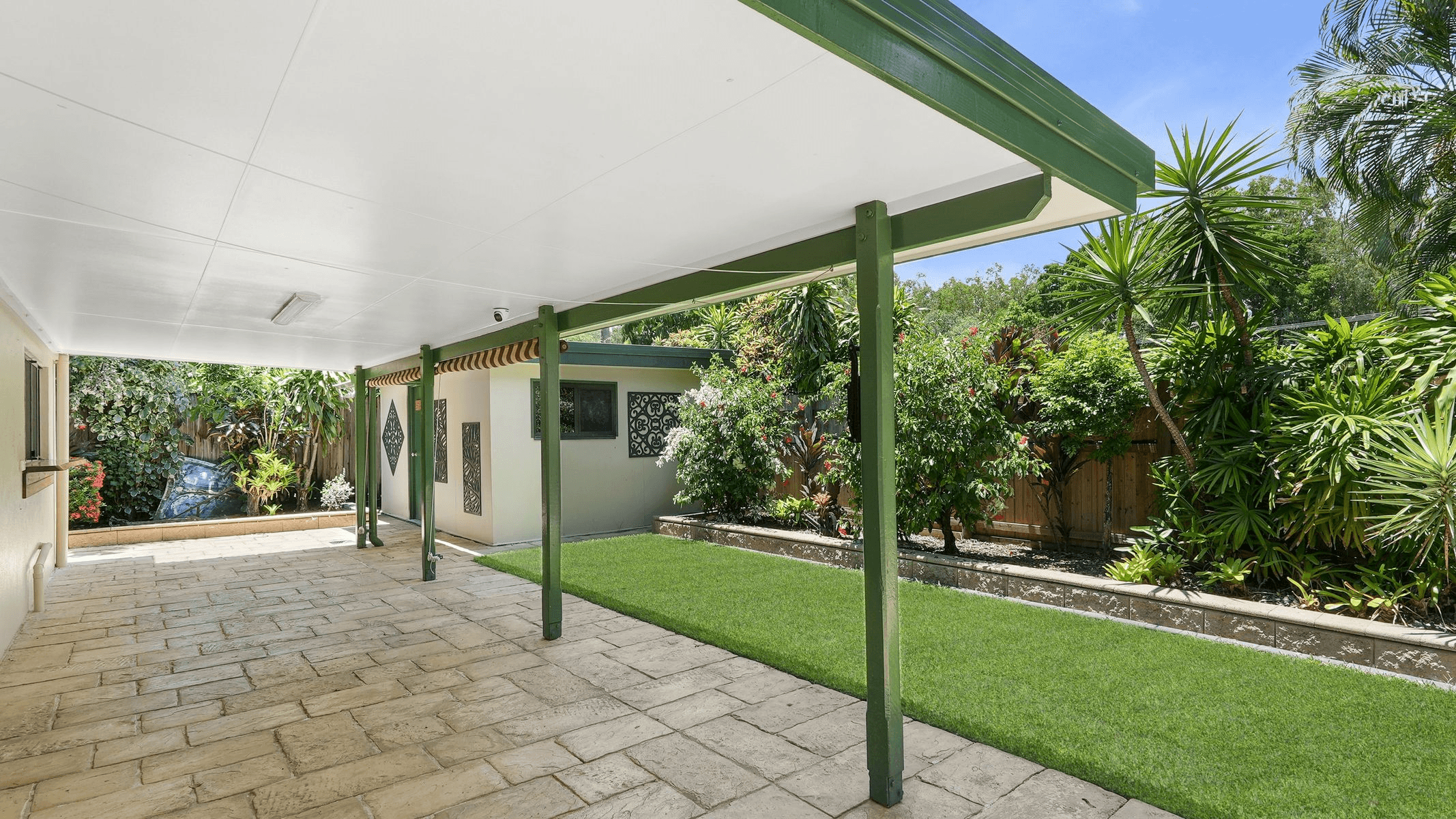 10 Monica Close, Holloways Beach, QLD 4878