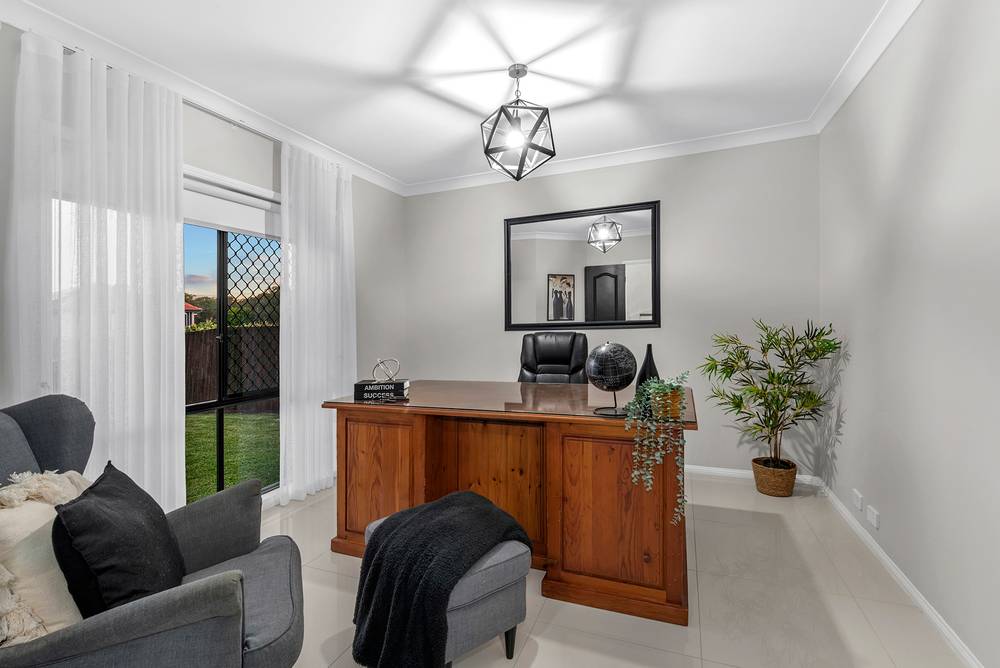 6 Capella Place, BRIDGEMAN DOWNS, QLD 4035