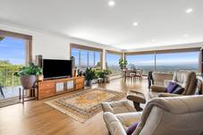 559 Mountain View Road, Maleny, QLD 4552