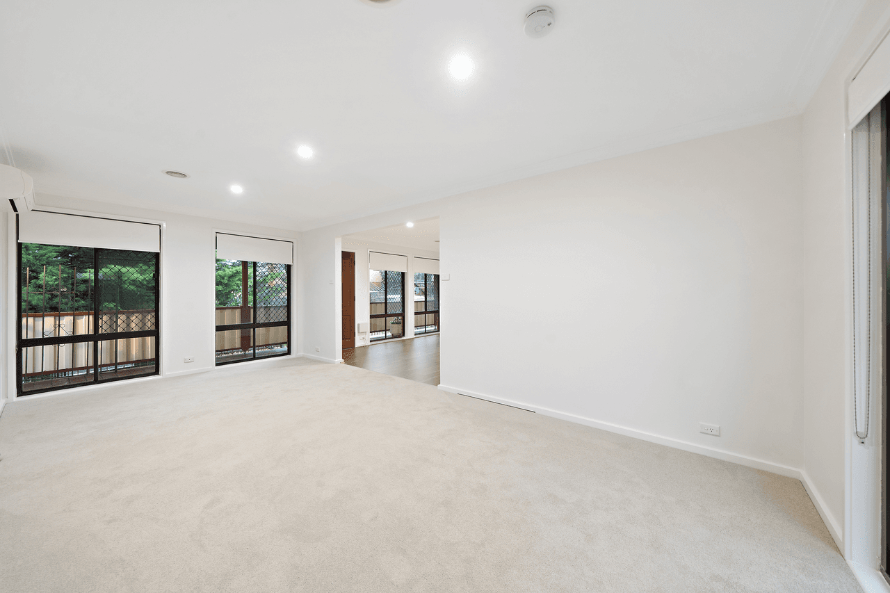 2/1 Greenbank Avenue, KARABAR, NSW 2620