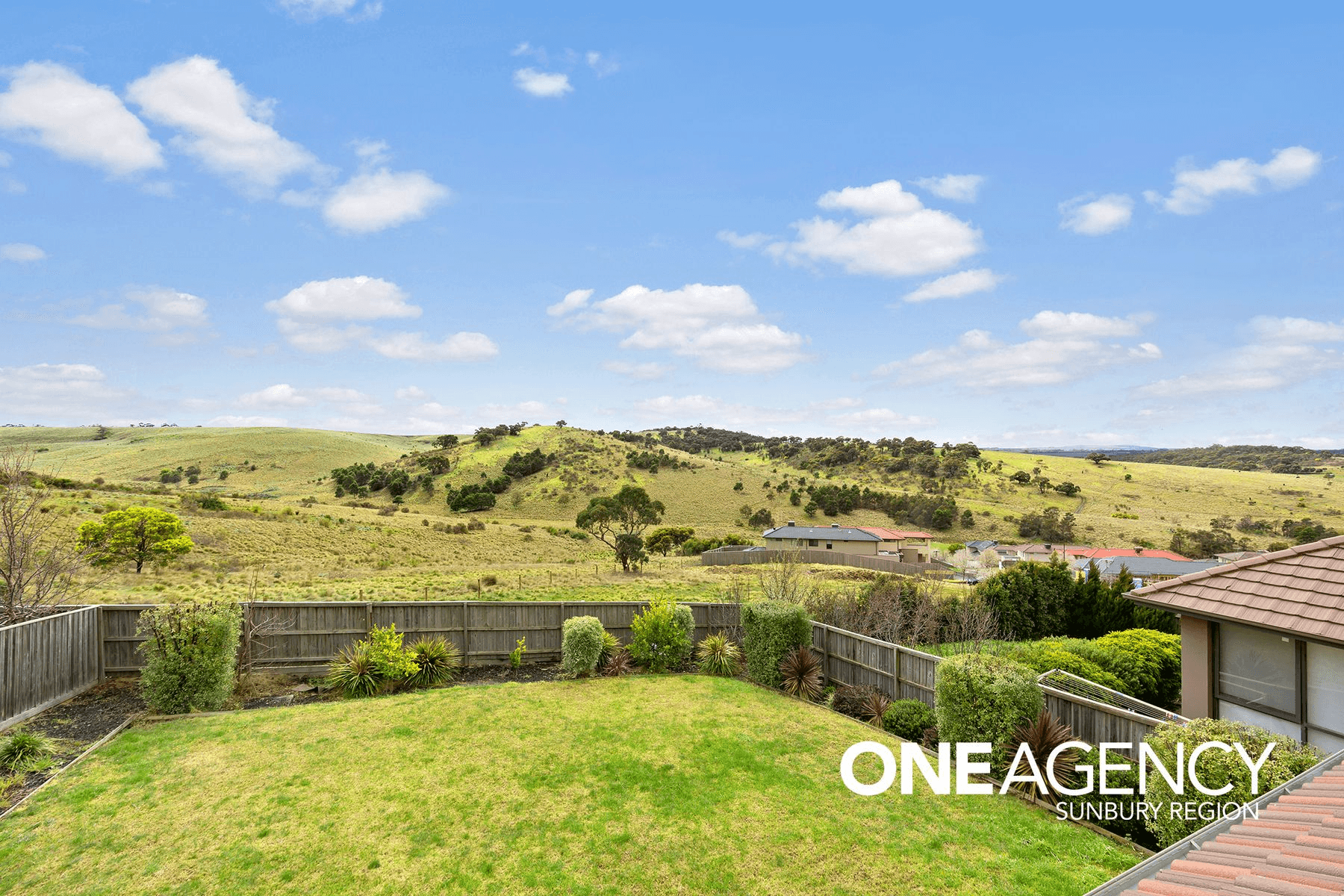 16 Grand Ridge Way, SUNBURY, VIC 3429