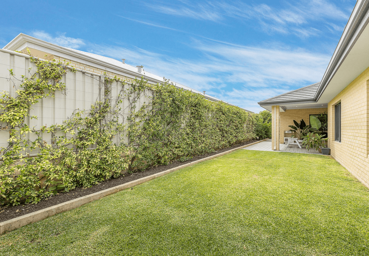 10 Munert Street, YANCHEP, WA 6035