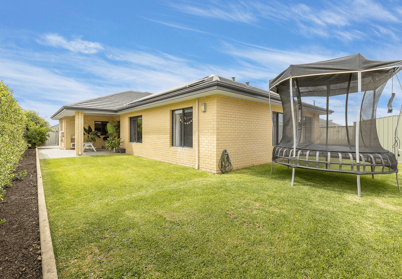 10 Munert Street, YANCHEP, WA 6035