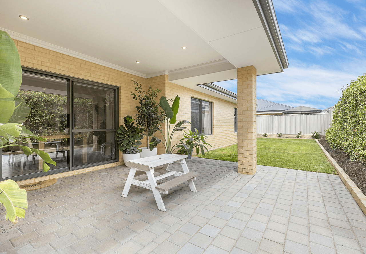 10 Munert Street, YANCHEP, WA 6035