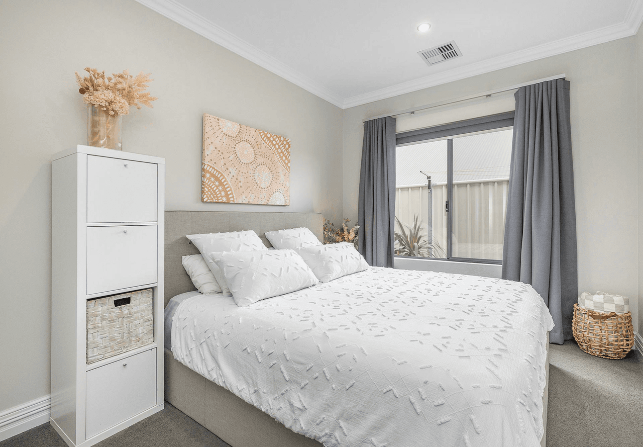 10 Munert Street, YANCHEP, WA 6035