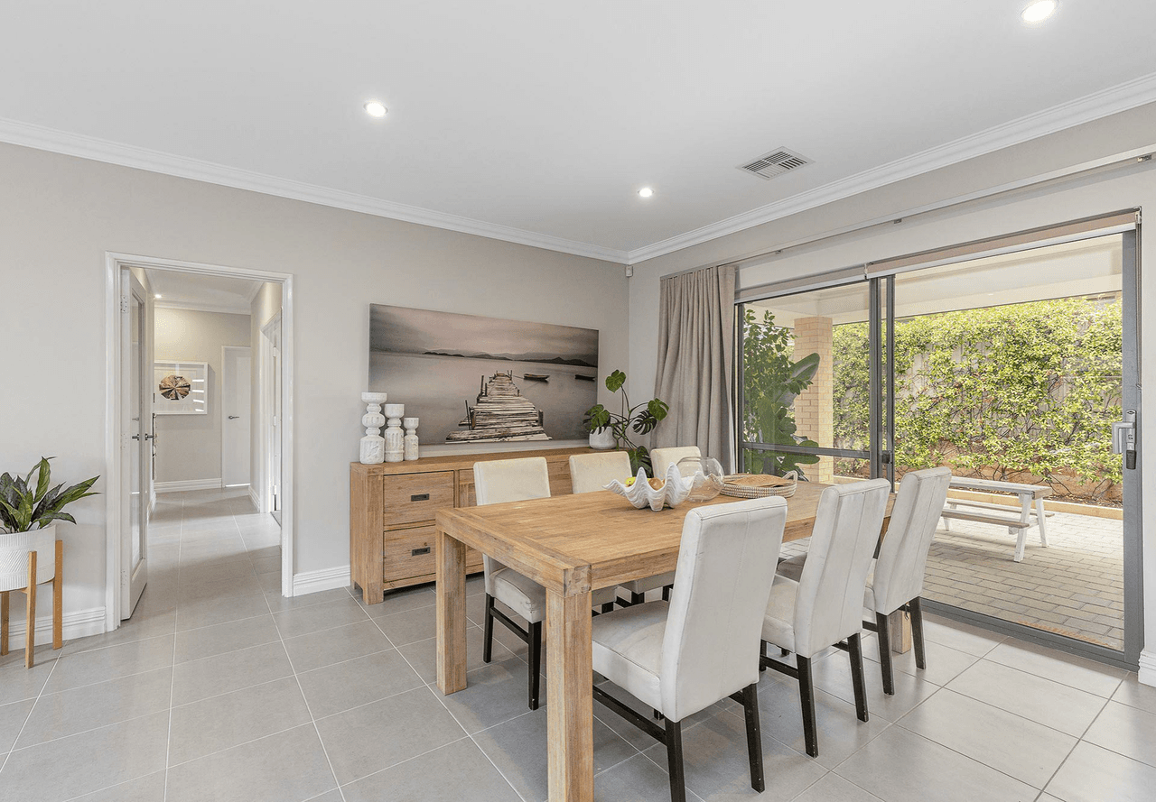 10 Munert Street, YANCHEP, WA 6035