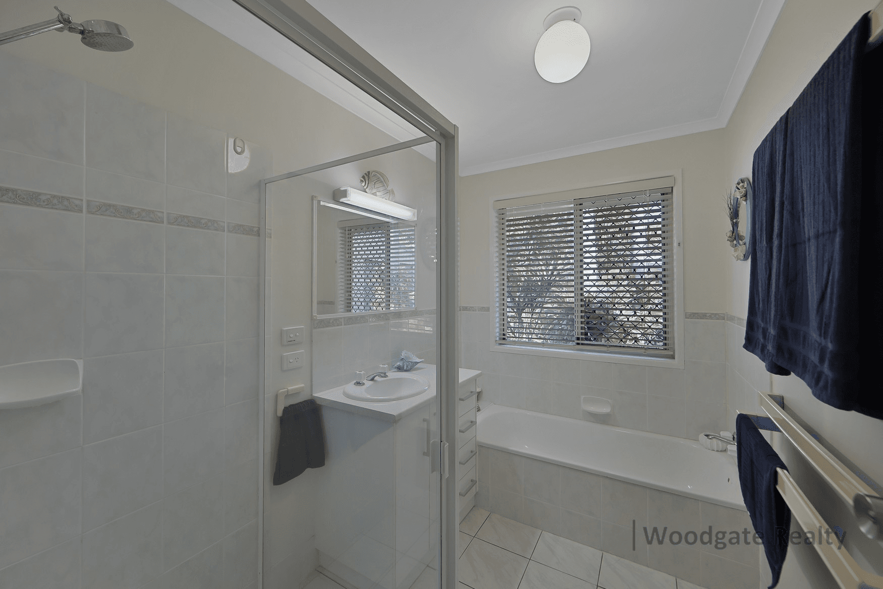 5 Hussar Ct, WOODGATE, QLD 4660